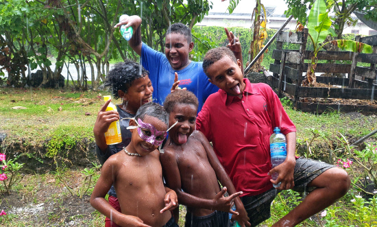 숙소로 가는 길에 만난 아이들