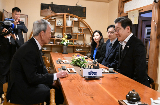 민주당 이재명 후보, ‘참 어른’ 김장하 선생 만났다
