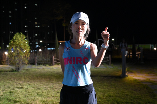 [2025사천노을마라톤]여자 하프코스 우승 김유진 씨