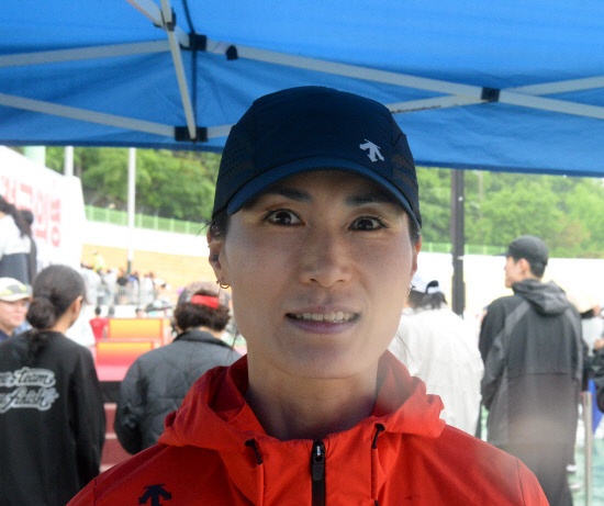 [2026의병마라톤대회]여자 하프코스 우승 박애라 씨