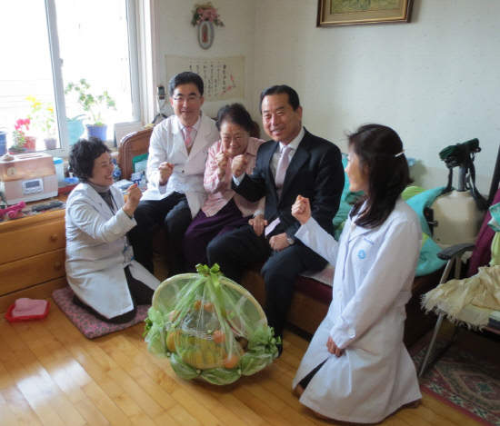 마산합포구, 1억기부 김용희할머니 방문